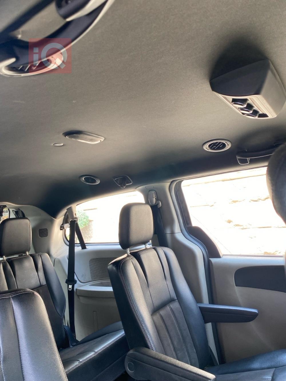 دودج جراند كارافان